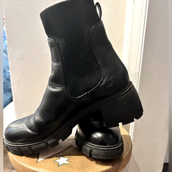 Steve Madden Shoes - Steve Madden Black Boots